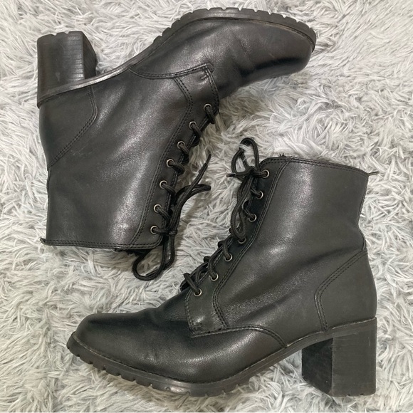 Fleece-lined Leather Boots - Picture 10 of 11